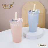 1- كوب زجاجي 680 مل بغطاء وماصة
